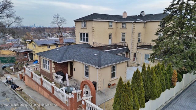 69 Starbuck St, Staten Island