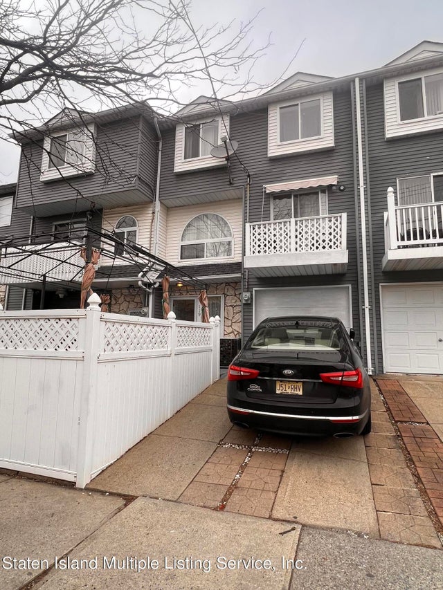 119 Richmond Hill Rd, Staten Island